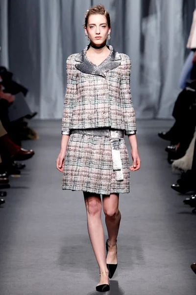 Look 11